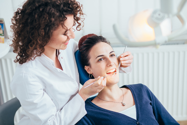 How A Restorative Dentist Can Replace Missing Teeth
